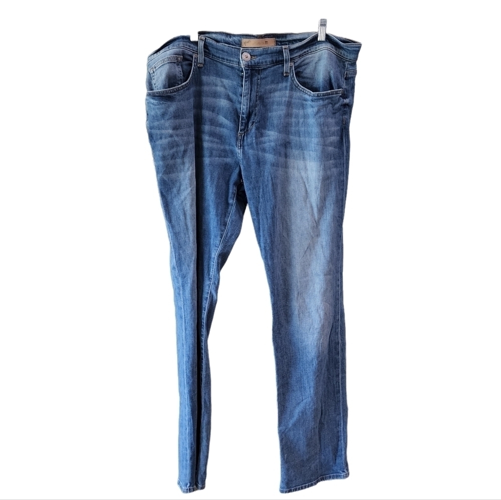 💜 Joe's Jeans Slim Fit Light Wash Jeans